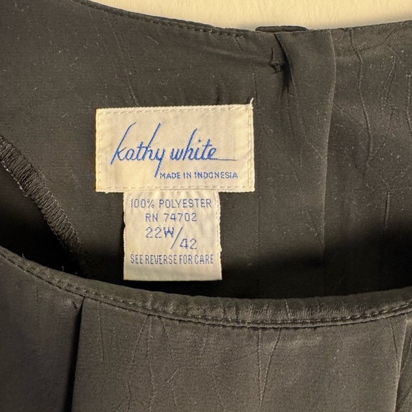 Kathy White VintageChic Black Pleated Blouse with Shoulder pads 22W/24W - Picture 2 of 5